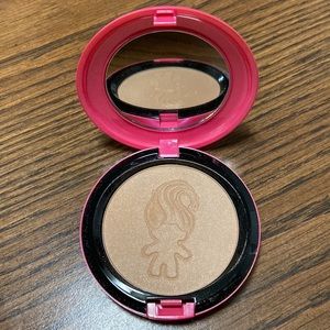 MAC Cosmetics Trolls “Glo Rida” beauty powder. Expired